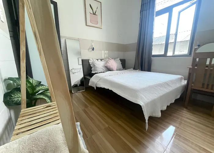 Ở trọ Naomi House